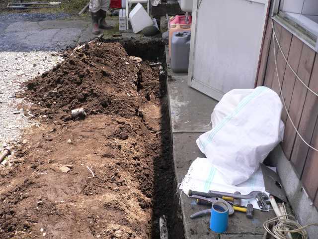 栃木小山　オール電化エコキュート給湯器の埋設